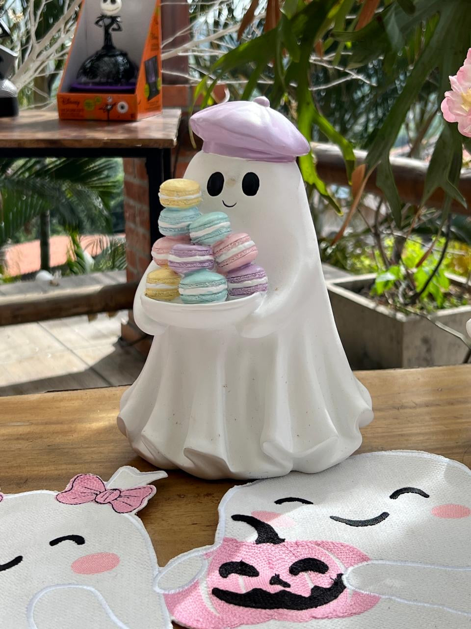 OT-CA-022 Camino de Mesa Fantasmas Pastel
