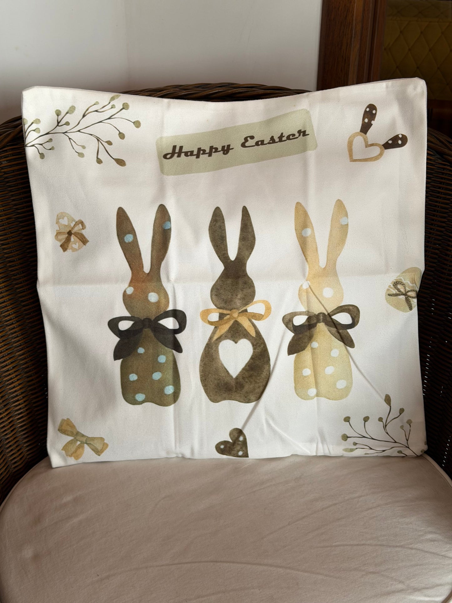 EA-CO-001 Cojín HAPPY EASTER Conejos Cafés