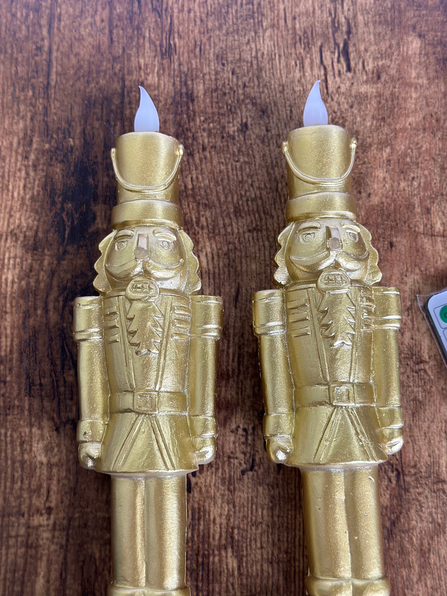 NA-DE-212 Velas Cascanueces Doradas (paquete)