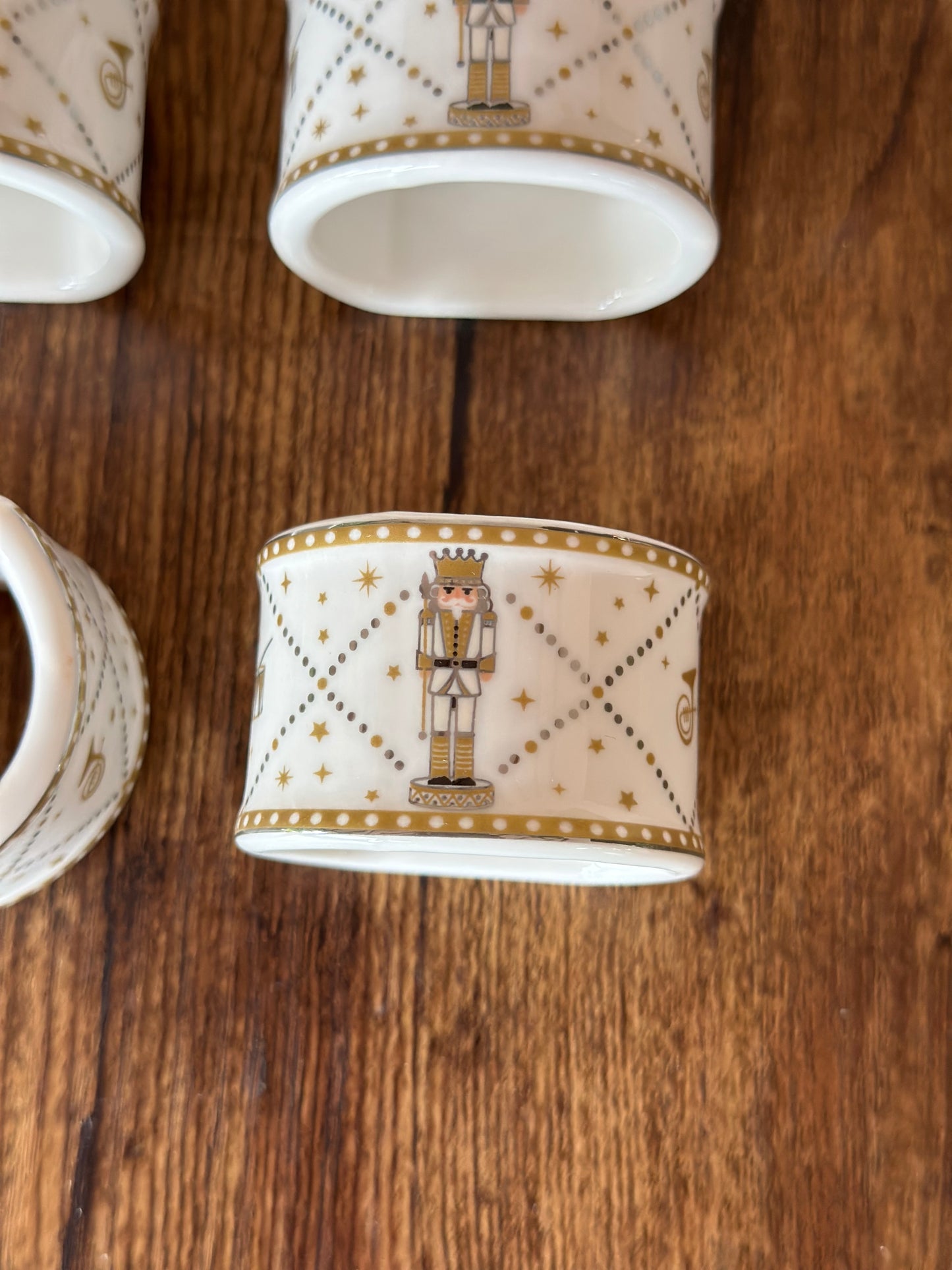 NA-SV-017 Servilleteros Cascanueces Dorado. Set x 4