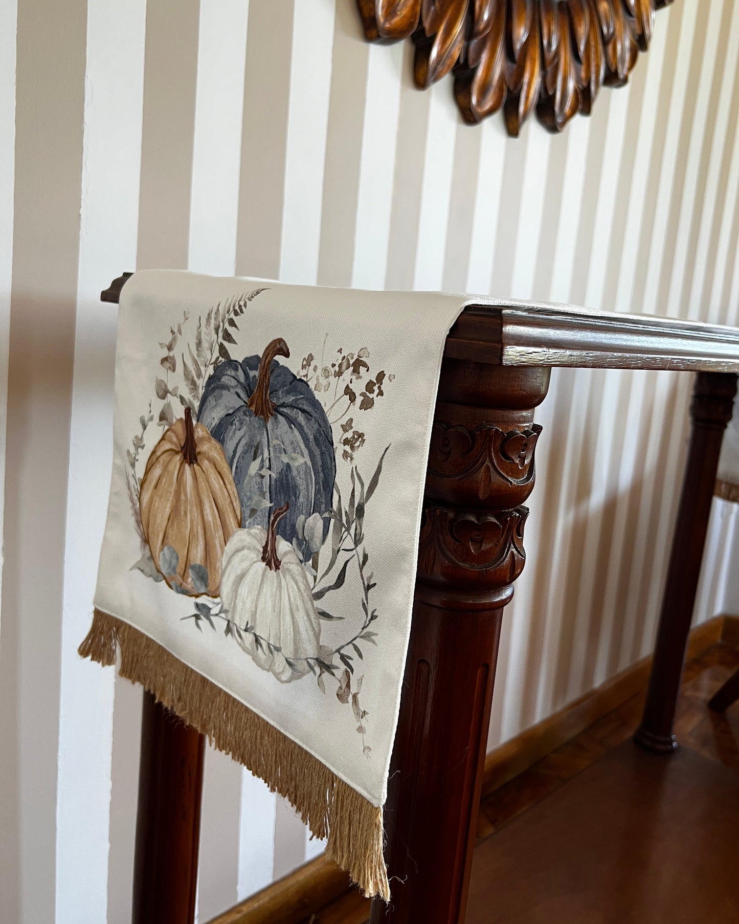 OT-CA-002 Camino de Mesa Blanco Calabazas Azules, Extremos Yute Otoño