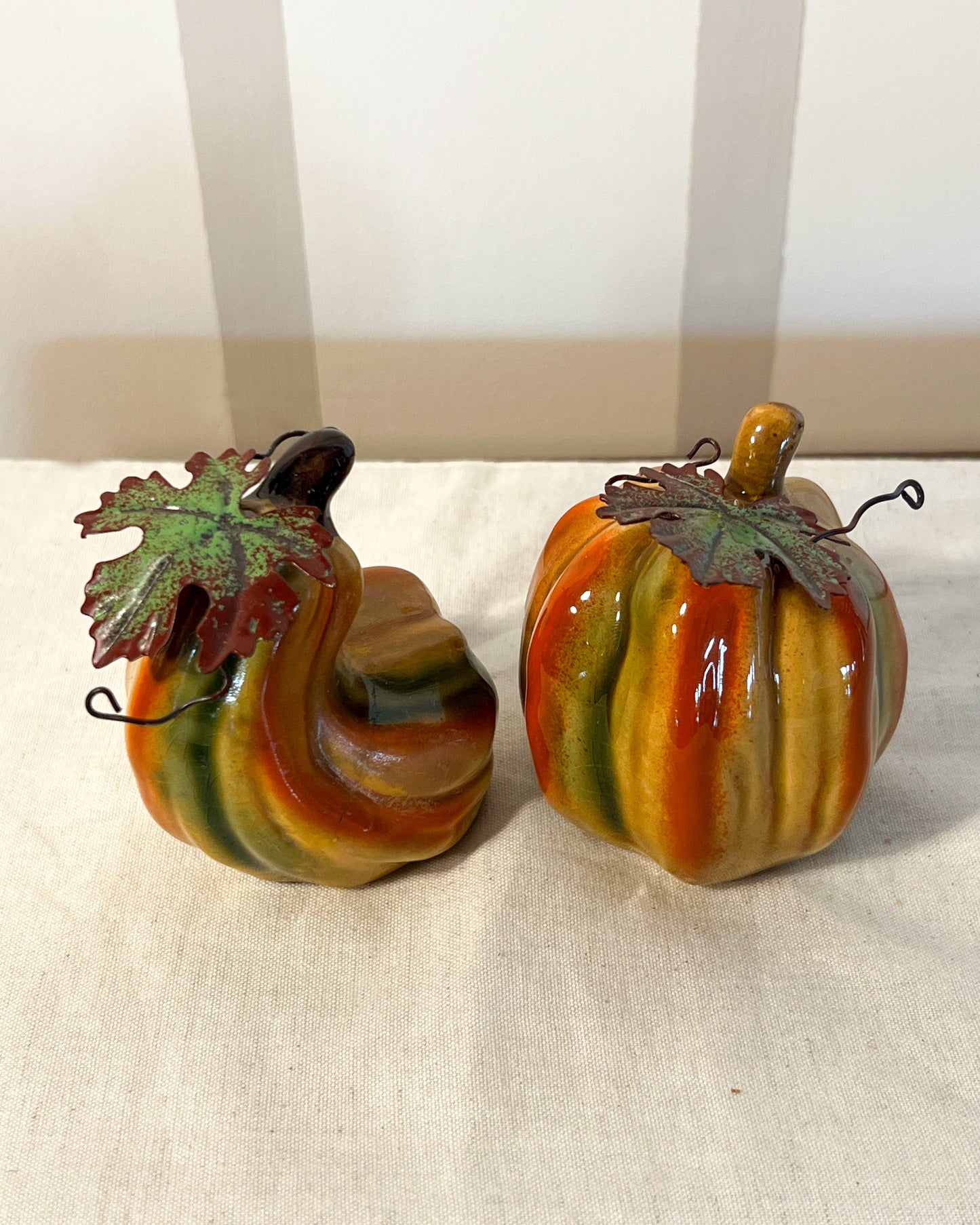 OT-DE-043 Decoración Set Calabaza & Berenjena Cerámica & Metal Otoño x 2