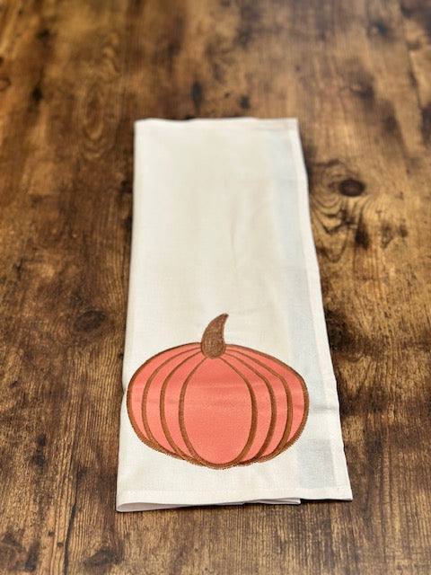 OT-SE-004 Servilletas Blancas Rebordadas con Adorno Calabaza X 6