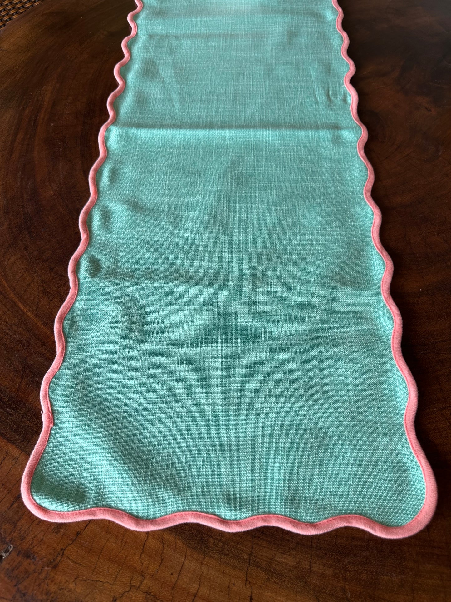 TT-CA-001 Camino de Mesa Cuadros Pastel