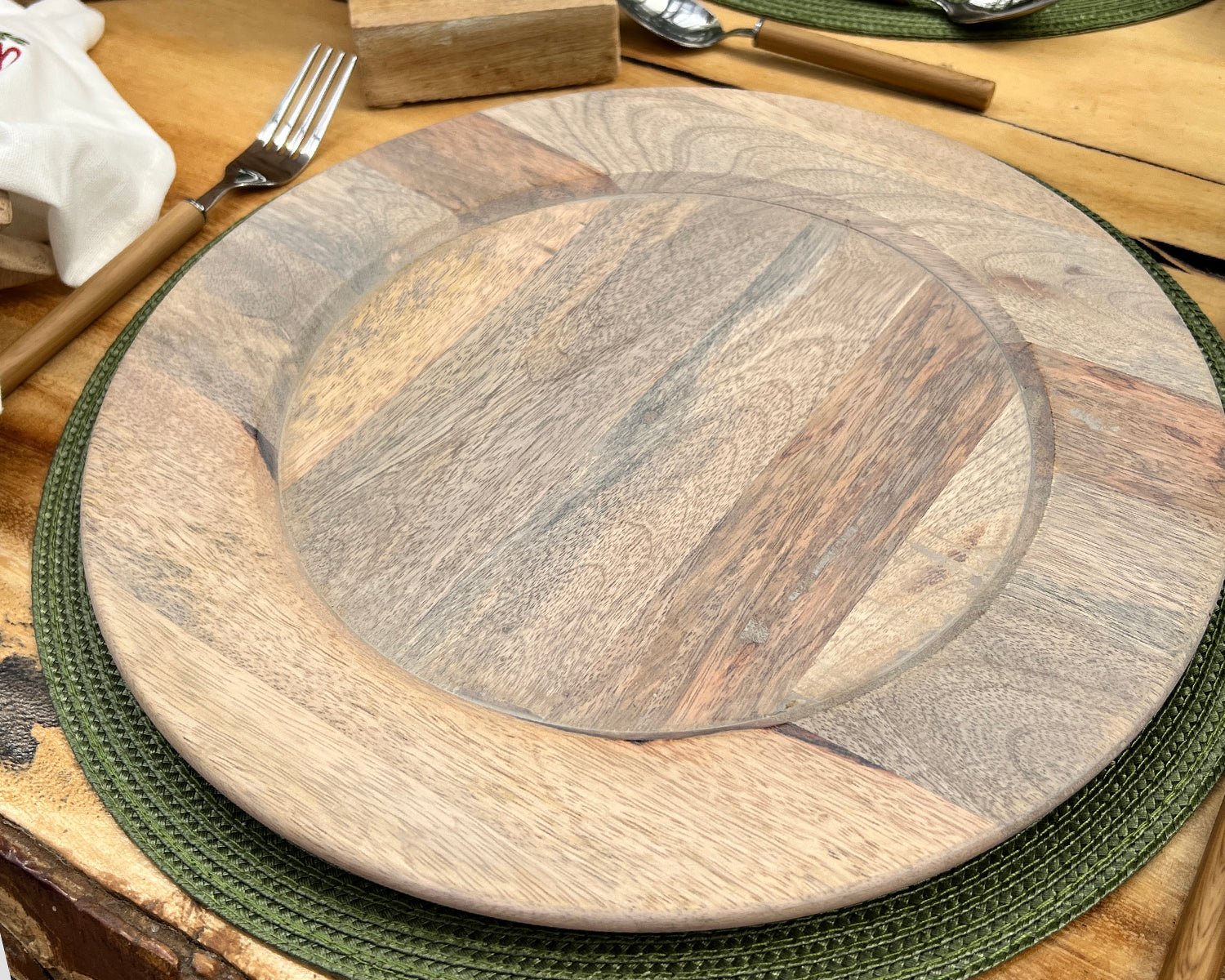 Plato Base - MCM Home