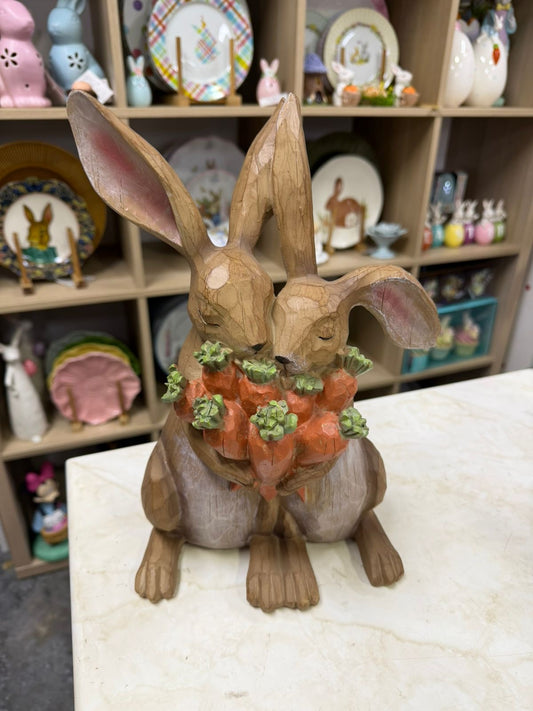 EA-DE-405 Pareja de Conejos con Zanahorias