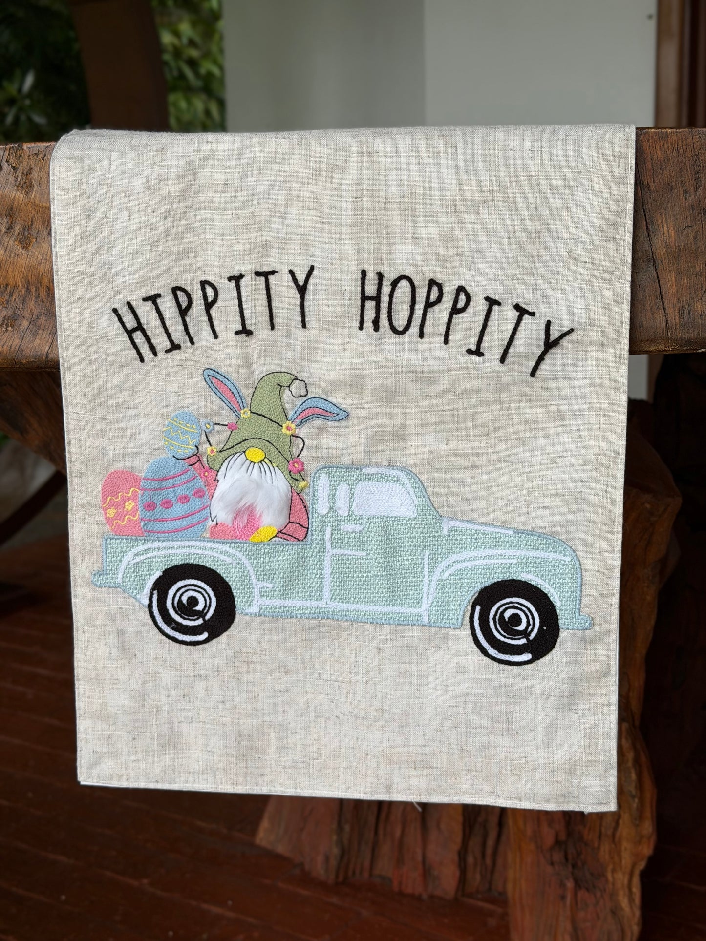 EA-CA-012 Camino de Mesa con Carro Verde de HIPPITY HHOPPITY