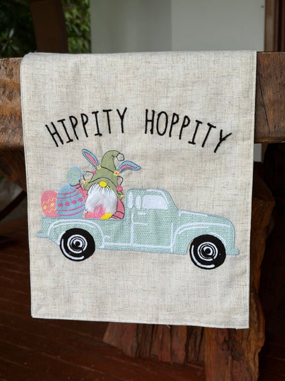 EA-CA-012 Camino de Mesa con Carro Verde de HIPPITY HHOPPITY