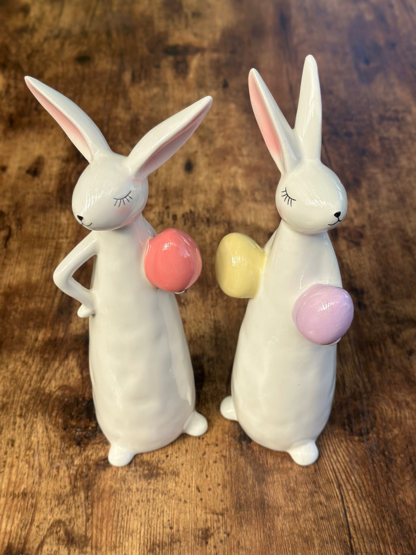 EA-DE-079 Pareja de Conejos con Huevos de Colores