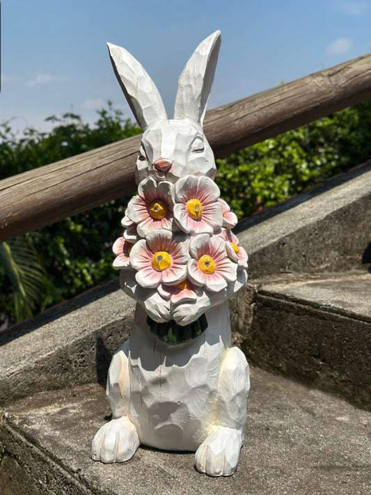 EA-DE-139 Conejo Grande con Flores en las Manos (Luces)
