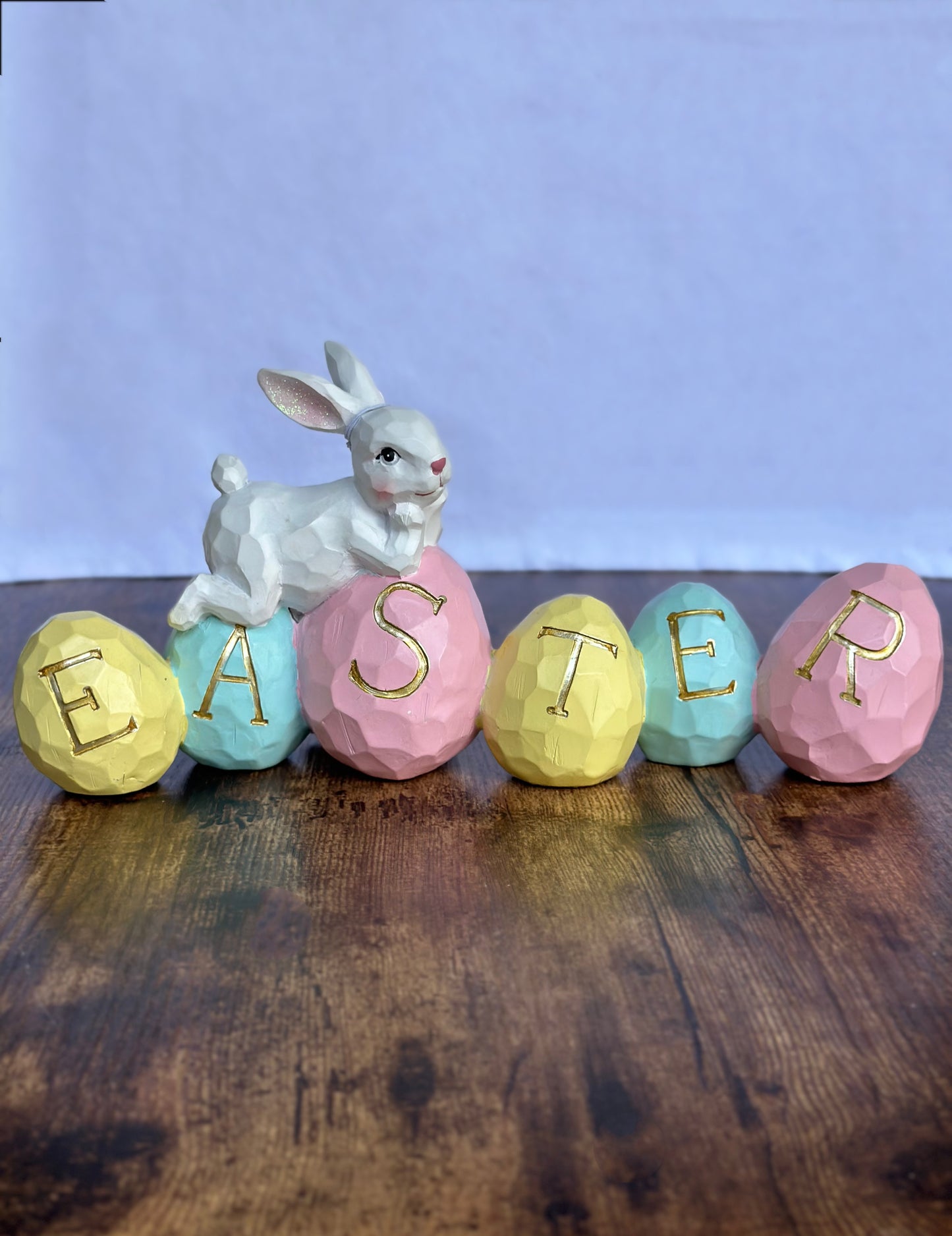 EA-DE-143 Huevos de Colores con Conejo Blanco. Letrero EASTER