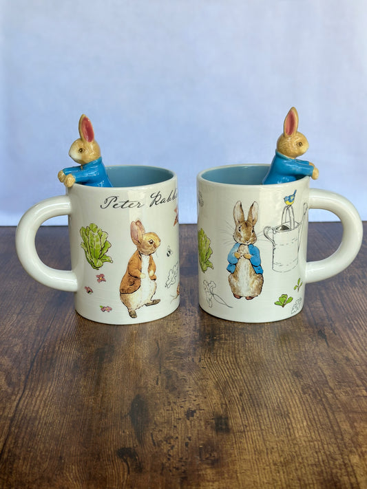 EA-JT-001 Mug Azul Conejo Rabbit Saliendo. Set x 2