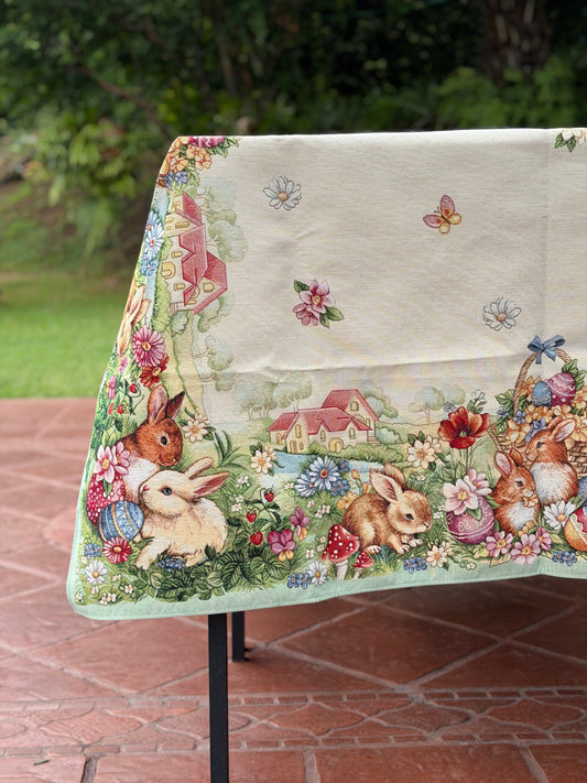 EA-MA-003 Mantel con Mariposas y Villa de Conejos