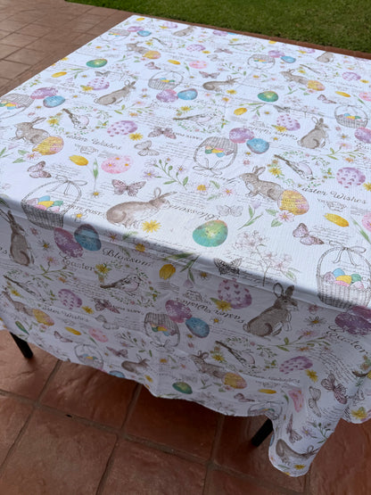 EA-MA-005 Mantel con Conejos Cafés, Huevos y Mariposas