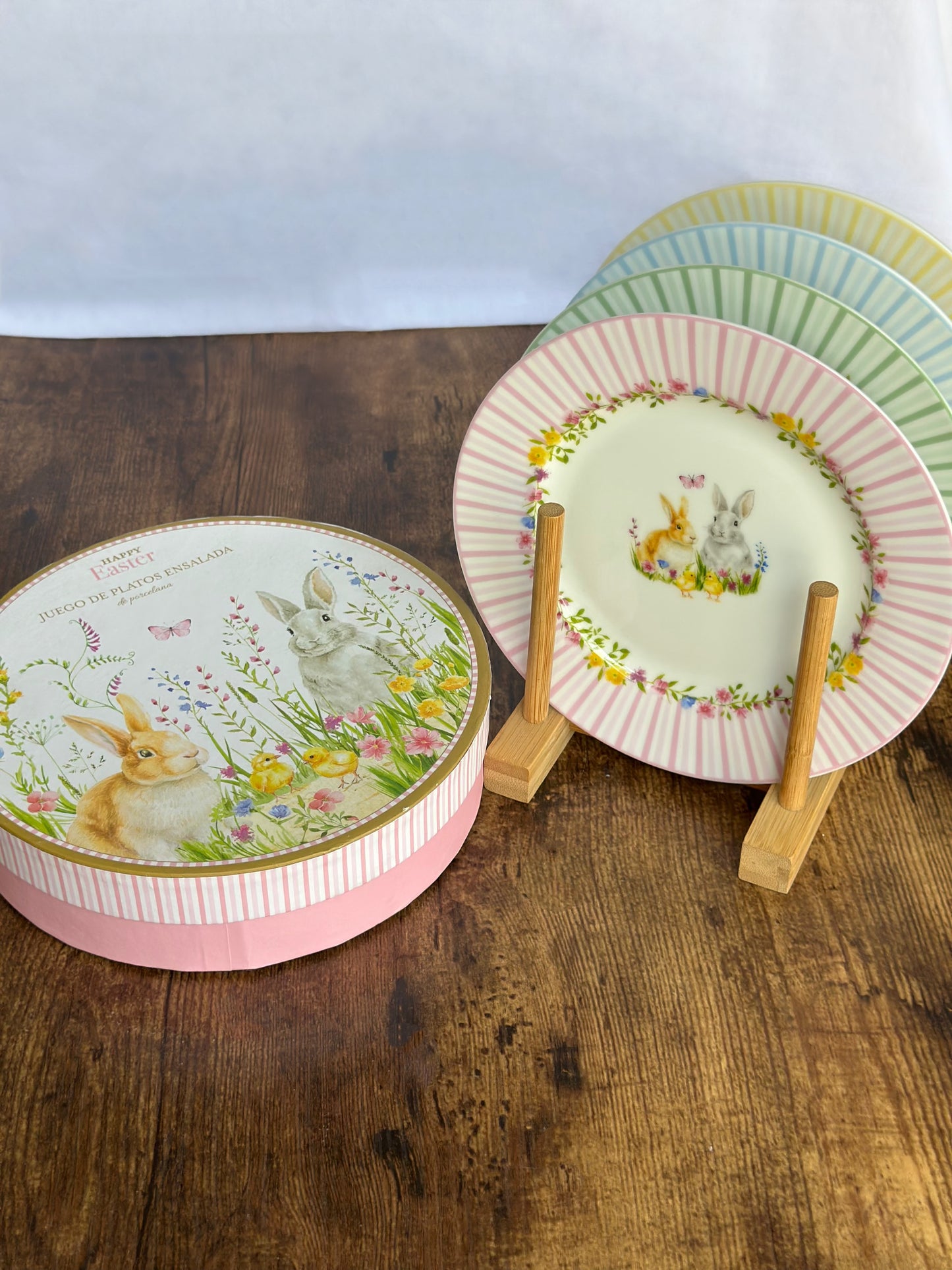 EA-PL-005 Plato Conejo Borde de Colores. Surtido. Set x 4