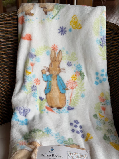 EA-TH-001 Throw Conejo con Chaqueta Azul