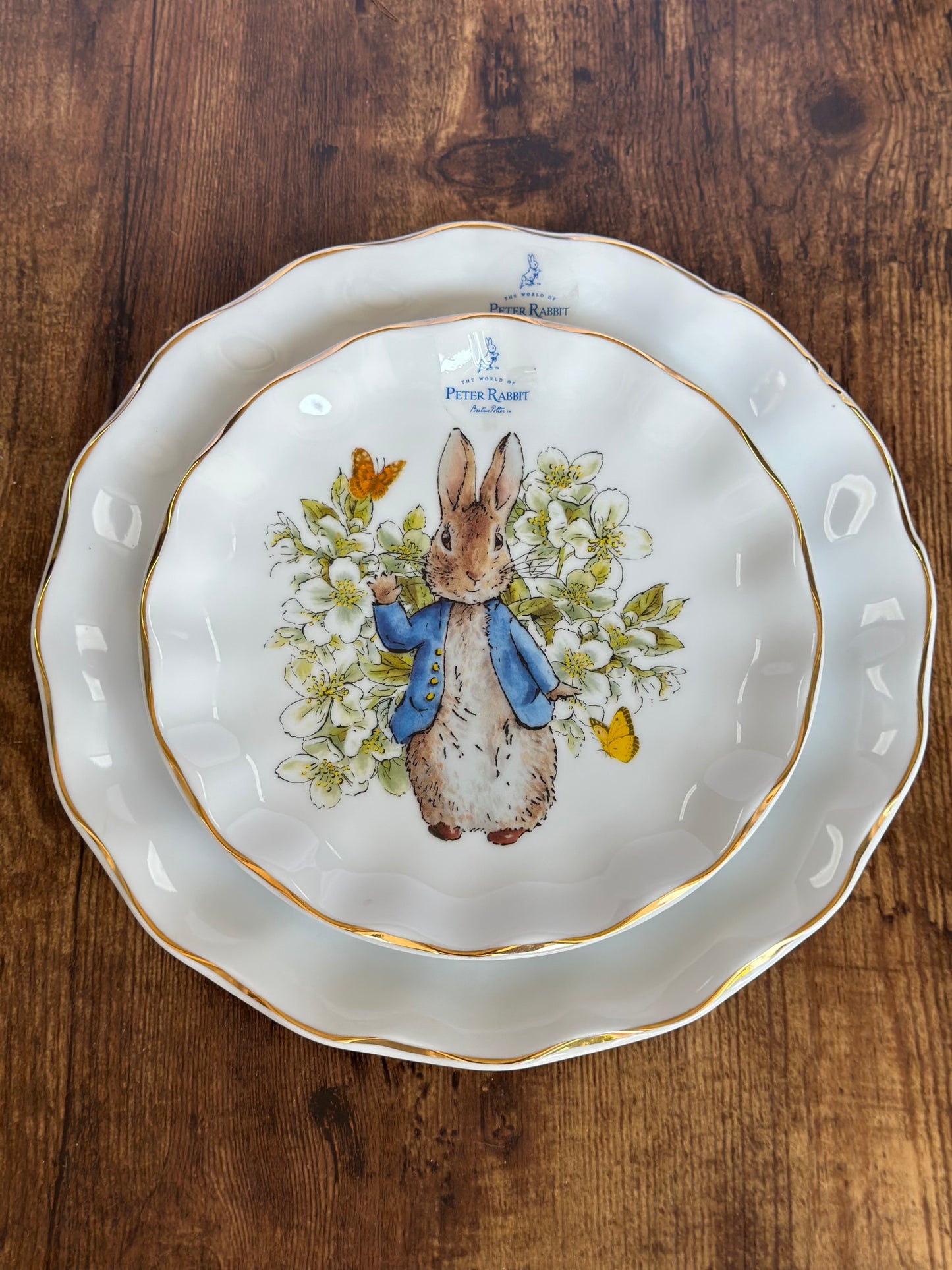 EA-VA-002 Vajilla Rabbit Chaqueta Azul & Mariposa. Borde Dorado. 6 puestos 18 piezas