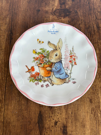 EA-VA-004A Vajilla Rabbit con Canasta de Flores. 6 puestos 12 piezas