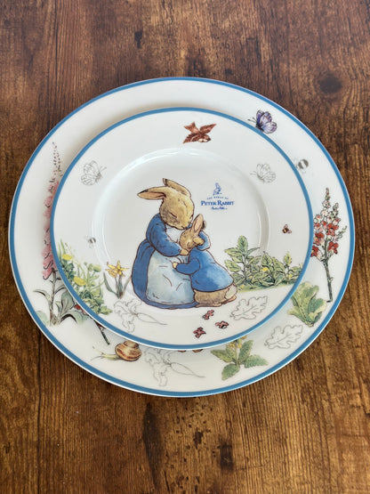EA-VA-005 Vajilla Rabbit con Mama Coneja. 8 puestos 19 piezas