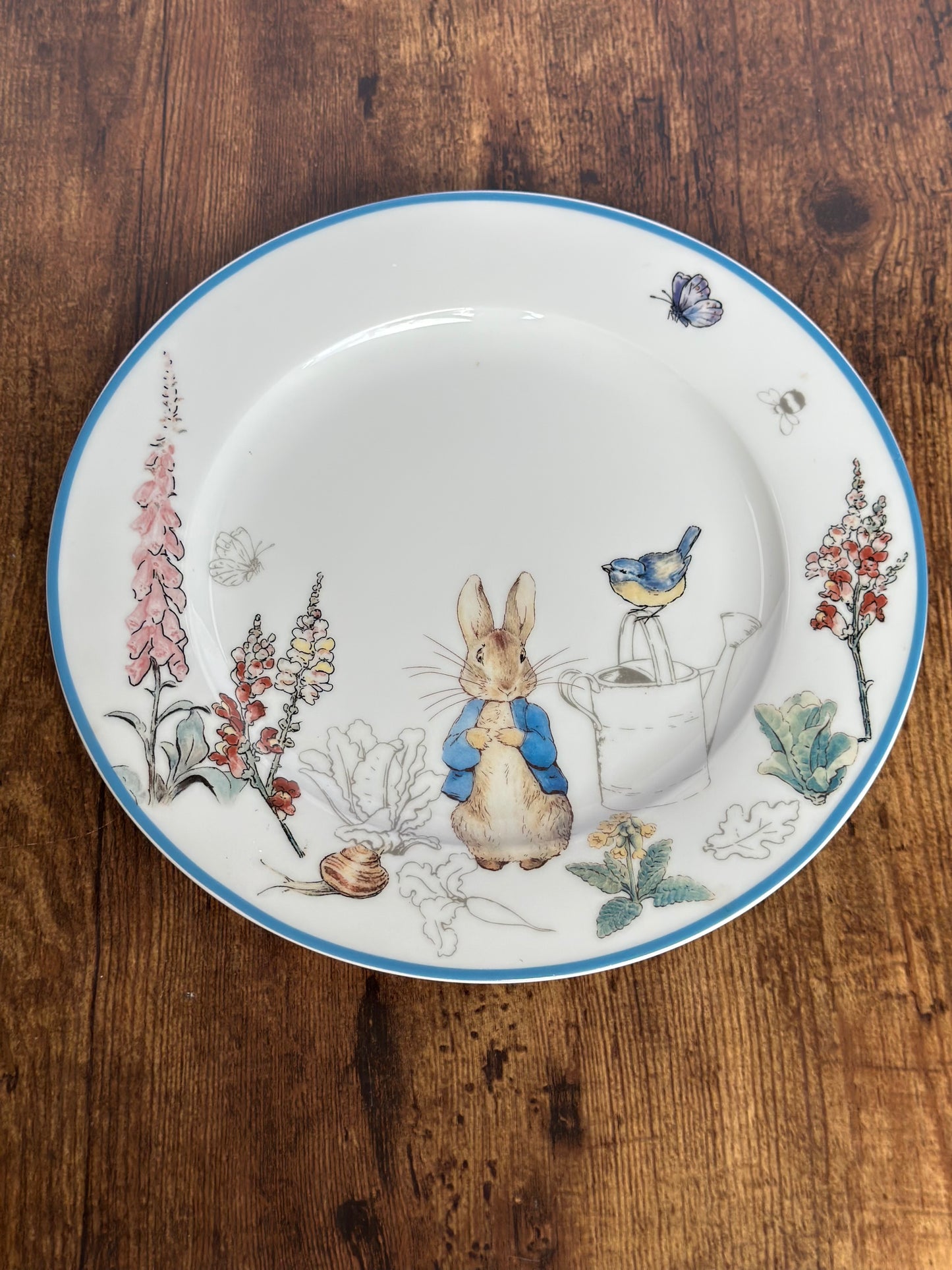 EA-VA-005 Vajilla Rabbit con Mama Coneja. 8 puestos 19 piezas
