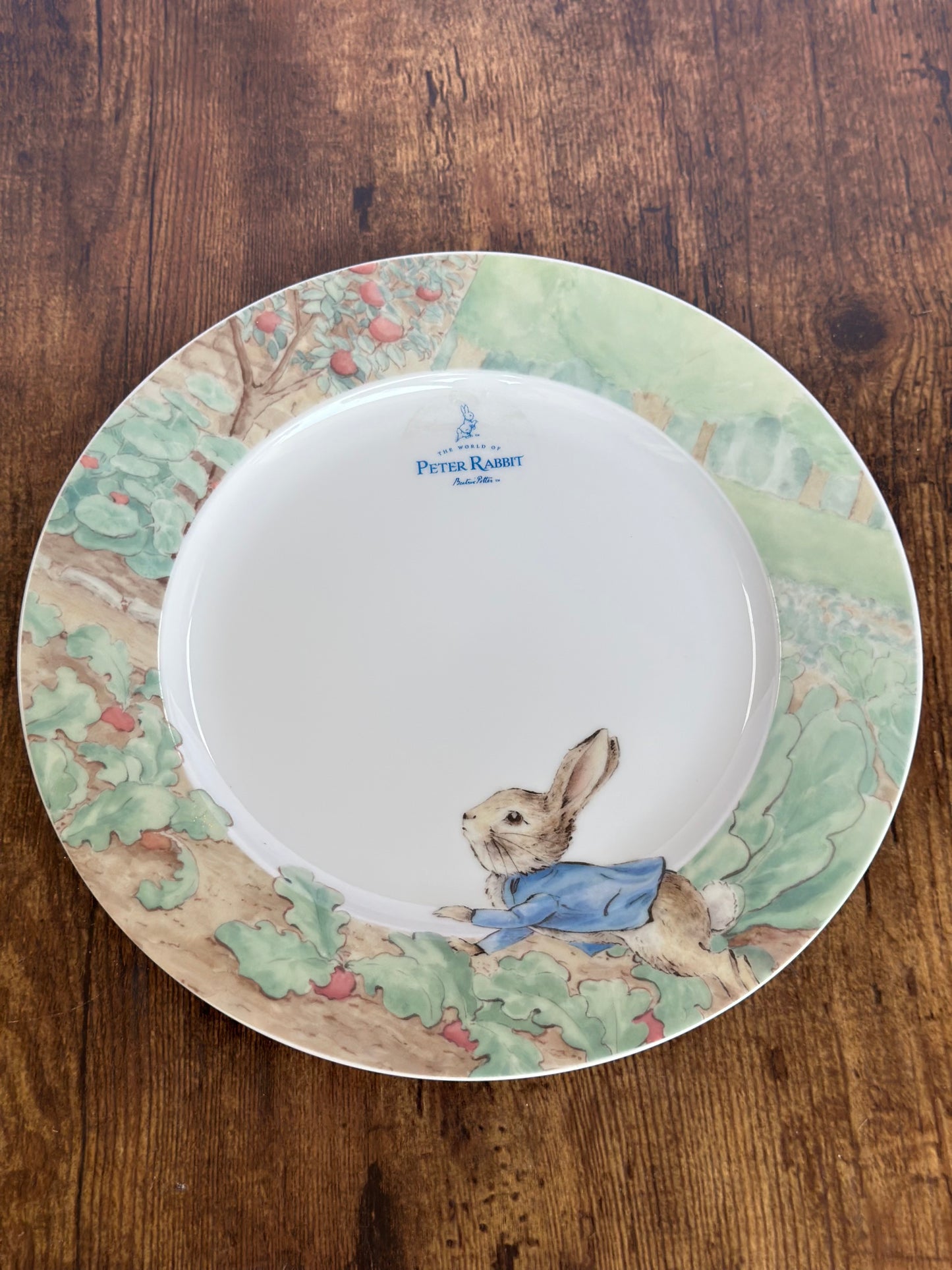 EA-VA-006 Vajilla Rabbit con Borde en Lechugas. 8 puestos, 24 piezas