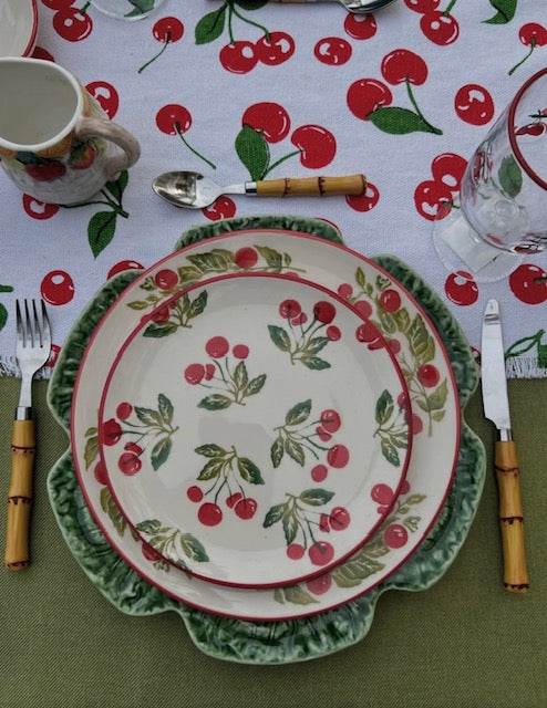 VE-VA-008 Vajilla Cerezas Set x 2. 8 Puestos