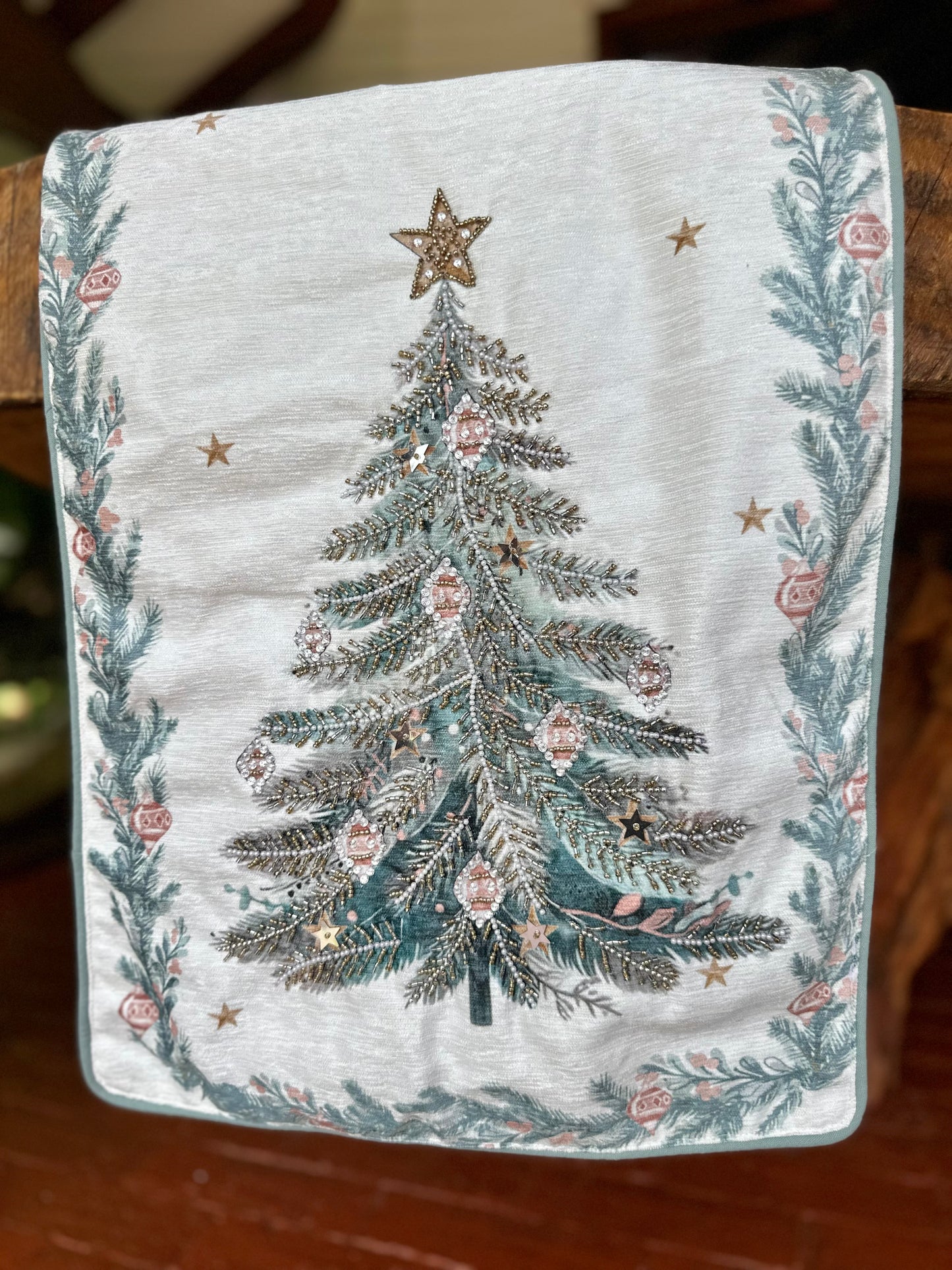 NA-CA-007 Camino de Mesa Arbol Navidad bordado
