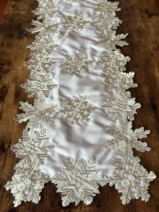 NA-CA-011 Camino de Mesa Copos de Nieve Dorados Navidad