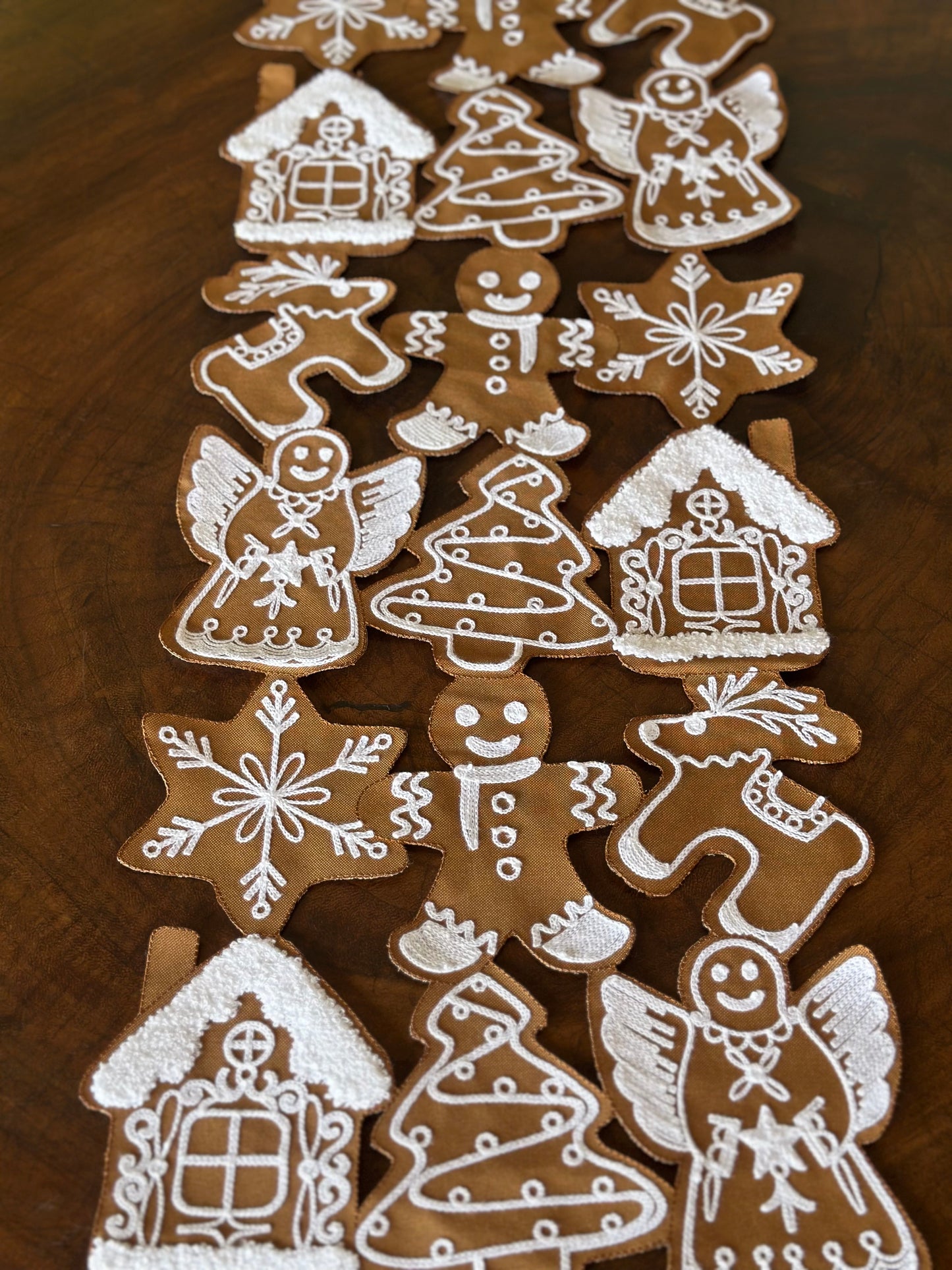 NA-CA-017 Camino de Mesa Galletas de Jengibre Navidad