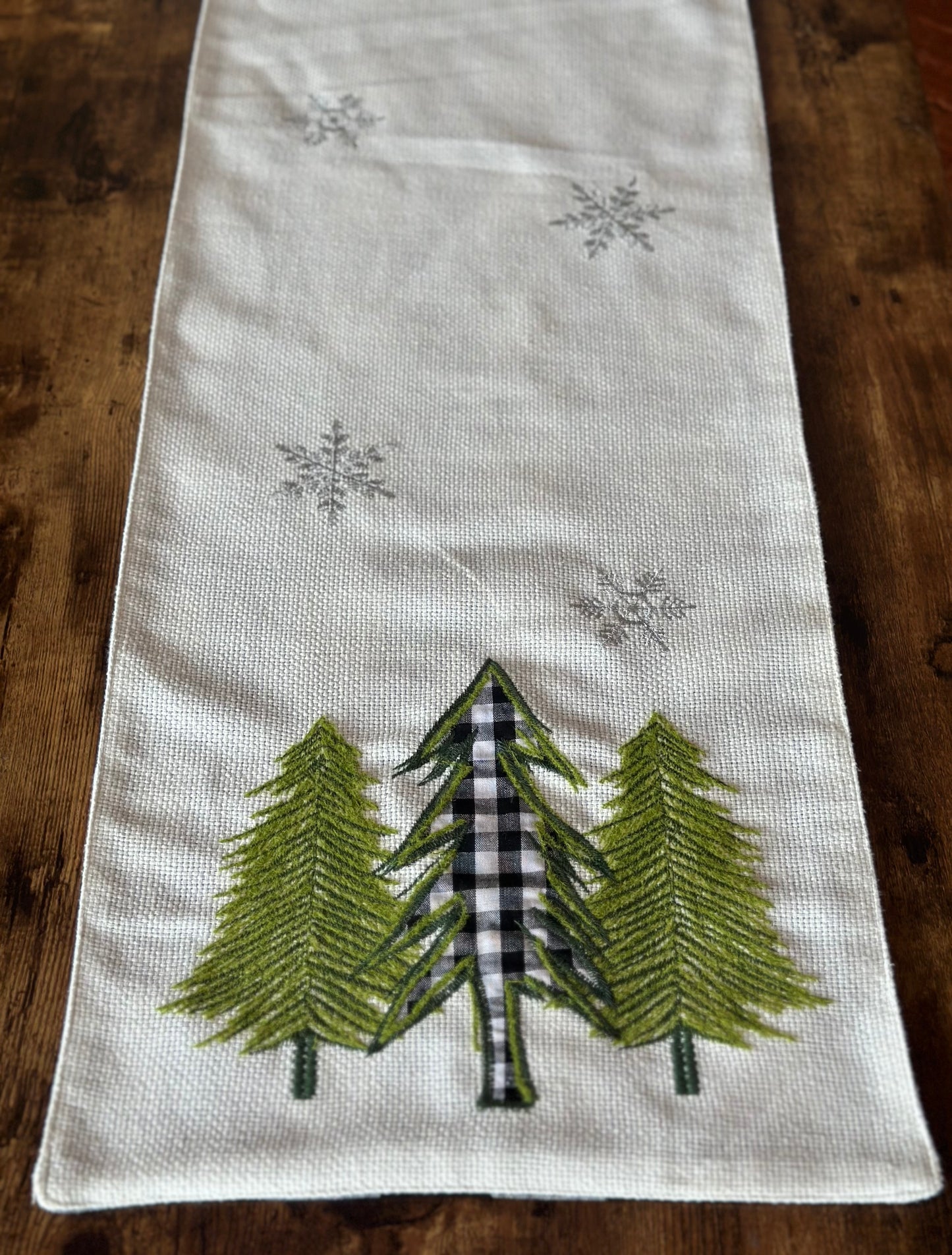 NA-CA-025 Camino de Mesa Doble Faz Árbol Navidad y Cuadros Búfalo