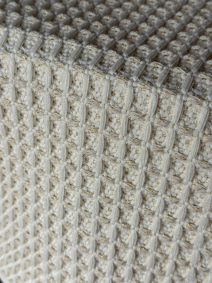 NA-CA-034 Camino de Mesa Beige y Dorado