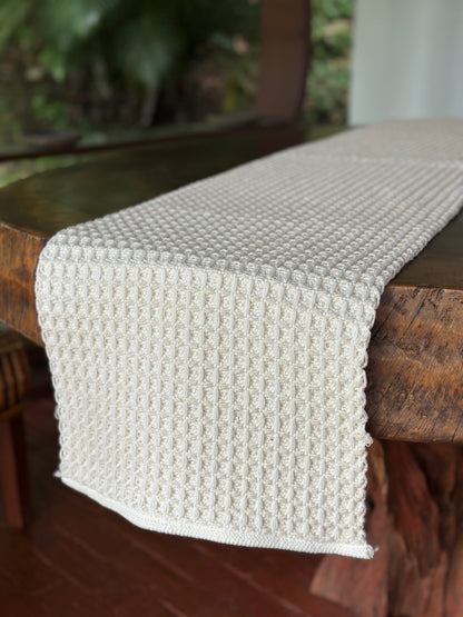 NA-CA-034 Camino de Mesa Beige y Dorado