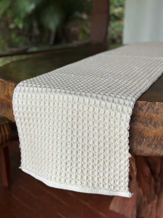 NA-CA-034 Camino de Mesa Beige y Dorado