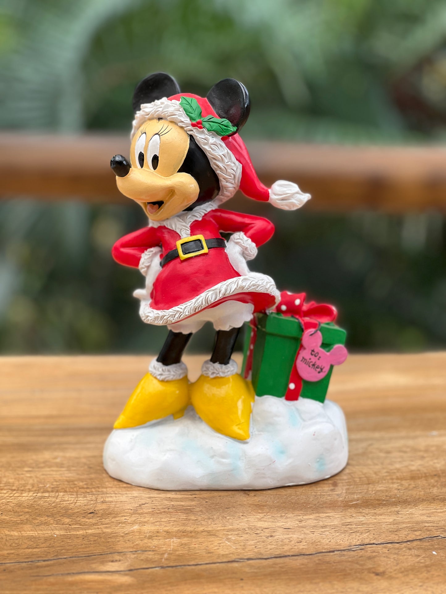 NA-DE-050 Decoración Minie con Regalos Navidad