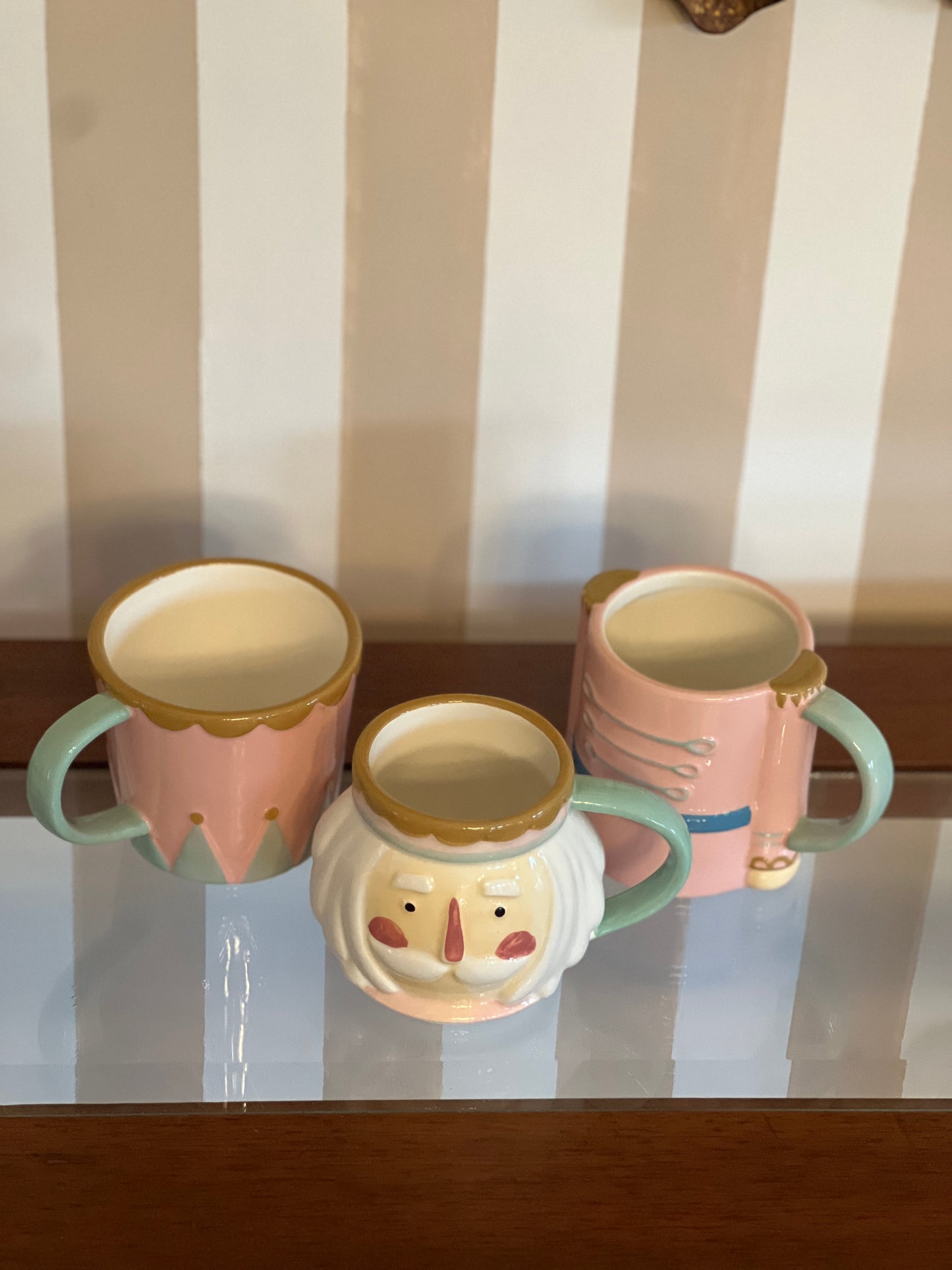NA-DE-064 Mugs Cascanuces Pastel Set x 3 Navidad