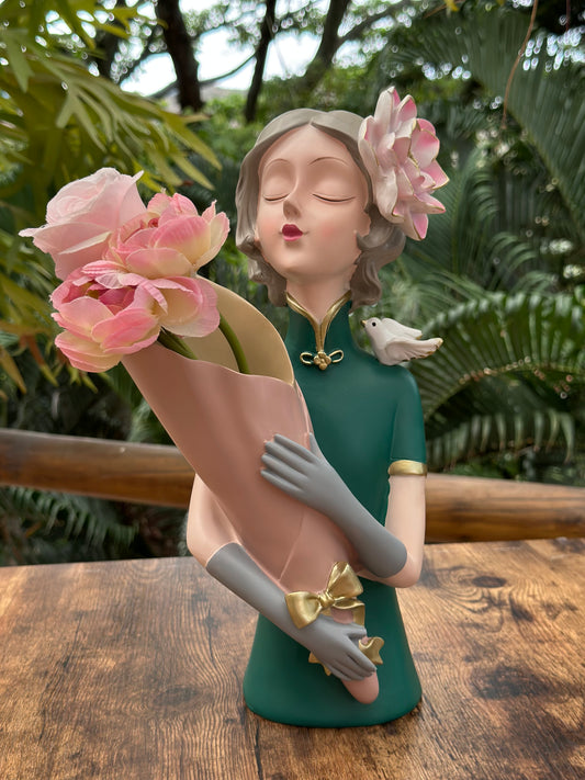 NA-DE-101 Florero Muñeca Flores