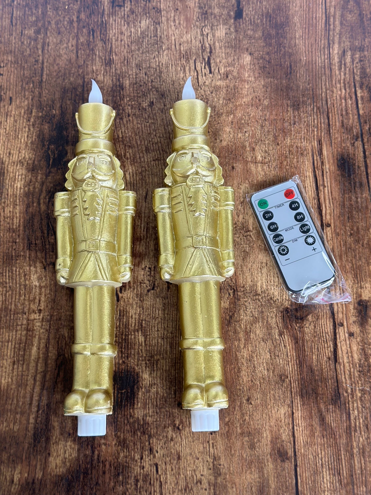NA-DE-212 Velas Cascanueces Doradas (paquete)
