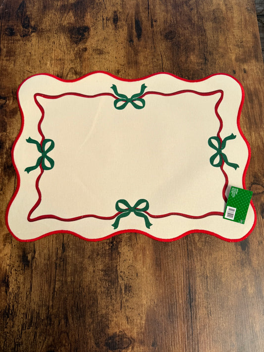 NA-IN-007 Individuales Moños Verdes Borde Rojo. Set x 8