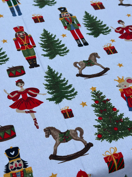 NA-MA-006 Mantel Cascanueces Navidad