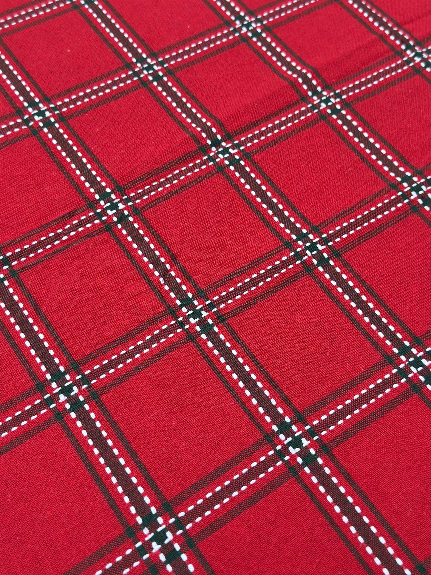 NA-MA-010 Mantel Rojo Cuadros líneas punteadas Navidad