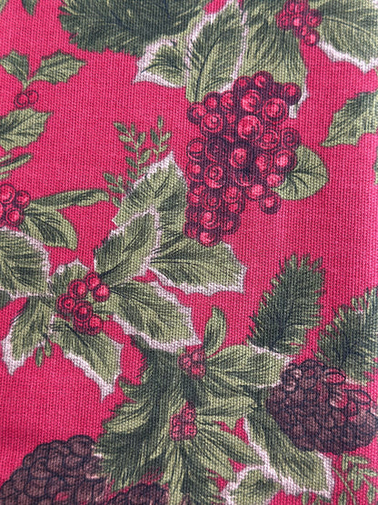 NA-MA-013 Mantel Rojo Fruta Navideña
