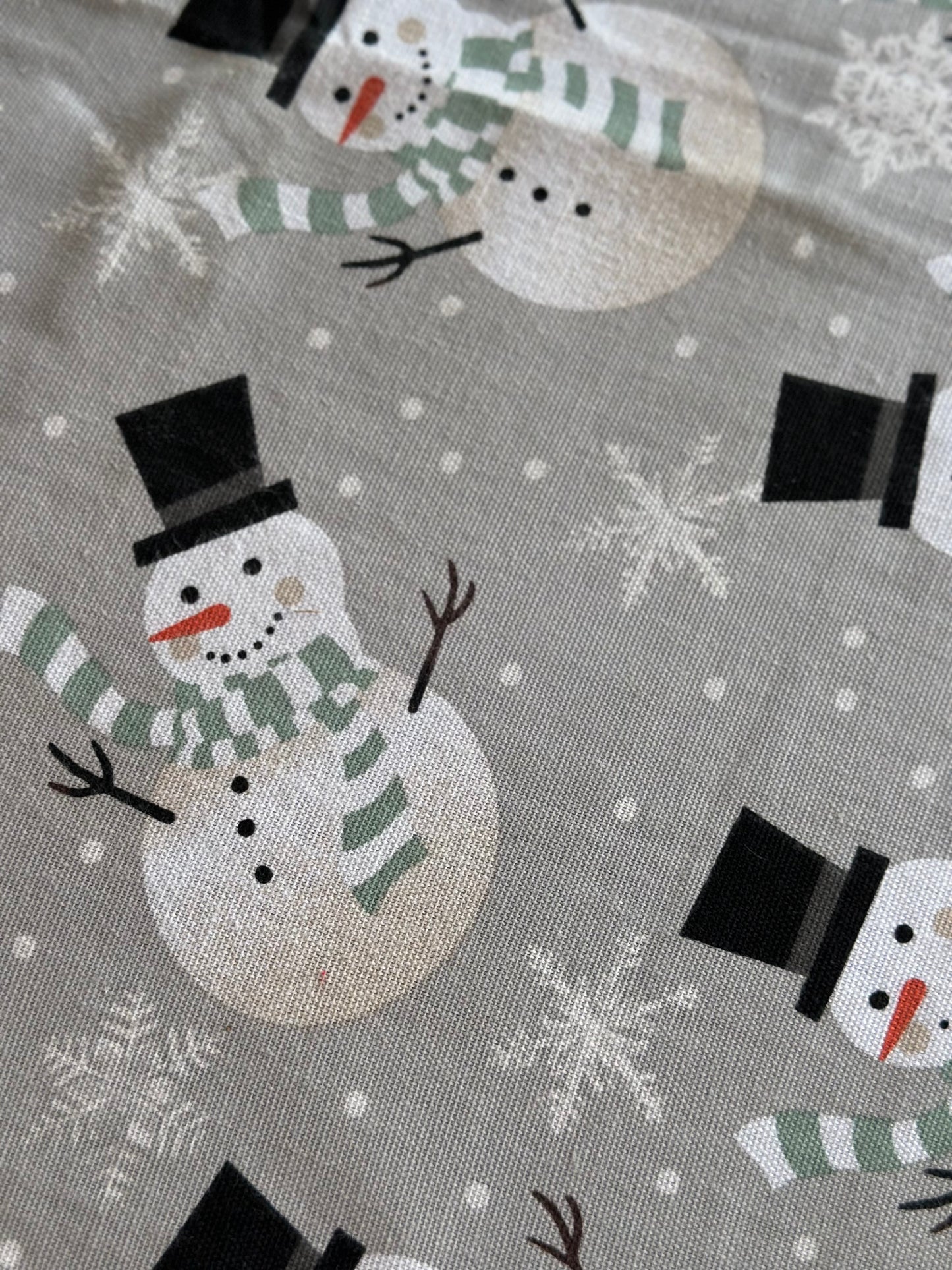 NA-MA-014 Mantel Muñecos de Nieve Redondo Navidad