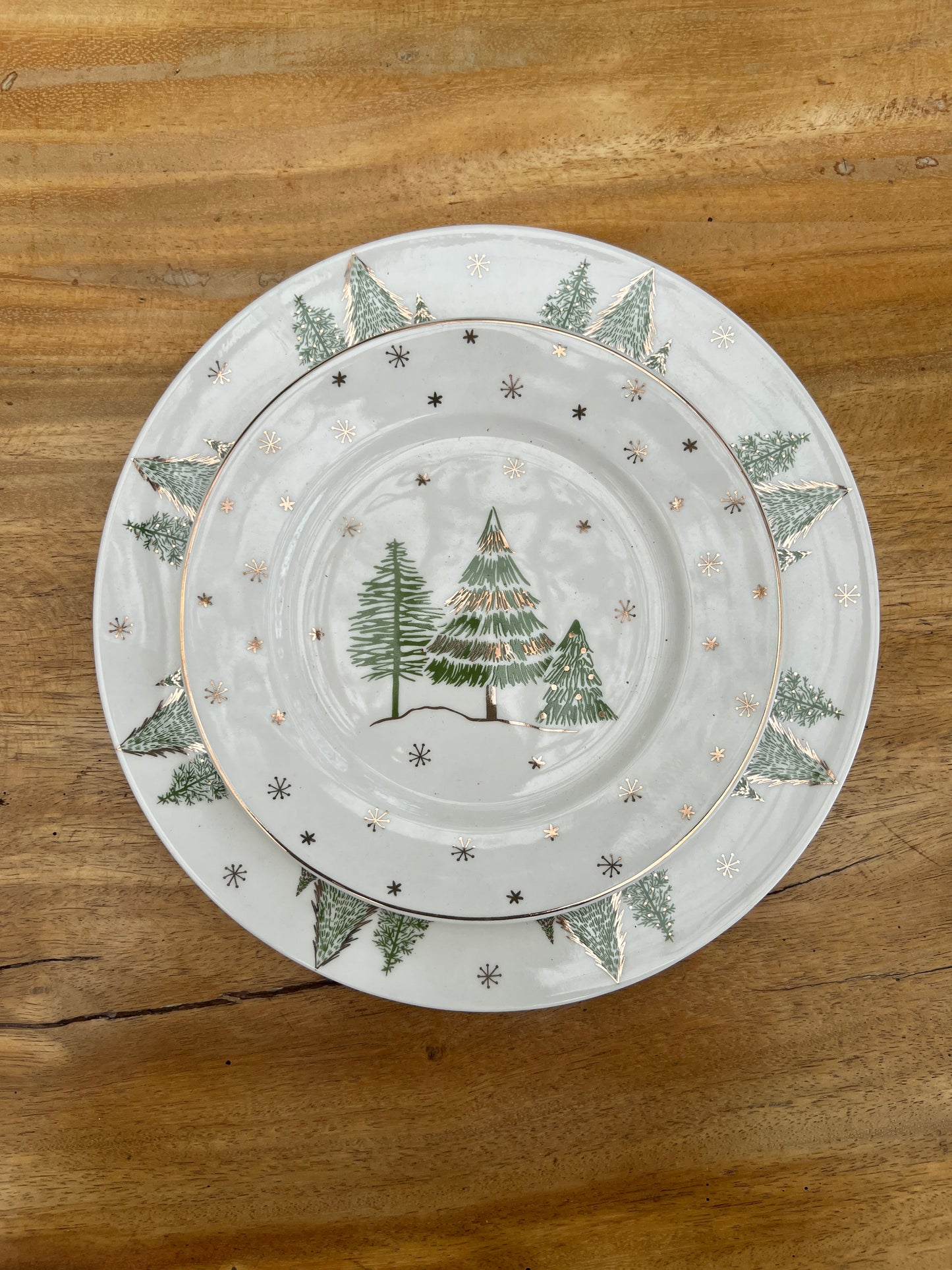 NA-PL-003 Vajilla Pinos, Copos Dorados x 8 Puestos & Set de Te Navidad