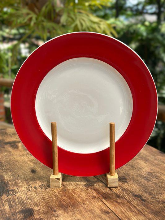 NA-PL-044 Plato Principal Blanco Borde Rojo x 8