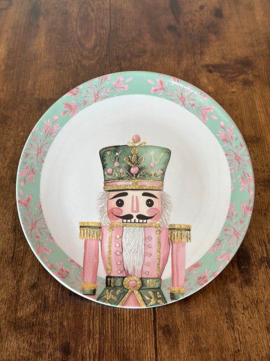 NA-PL-075 Plato Cascanueces Rosado Sombrero Verde. Set x 8
