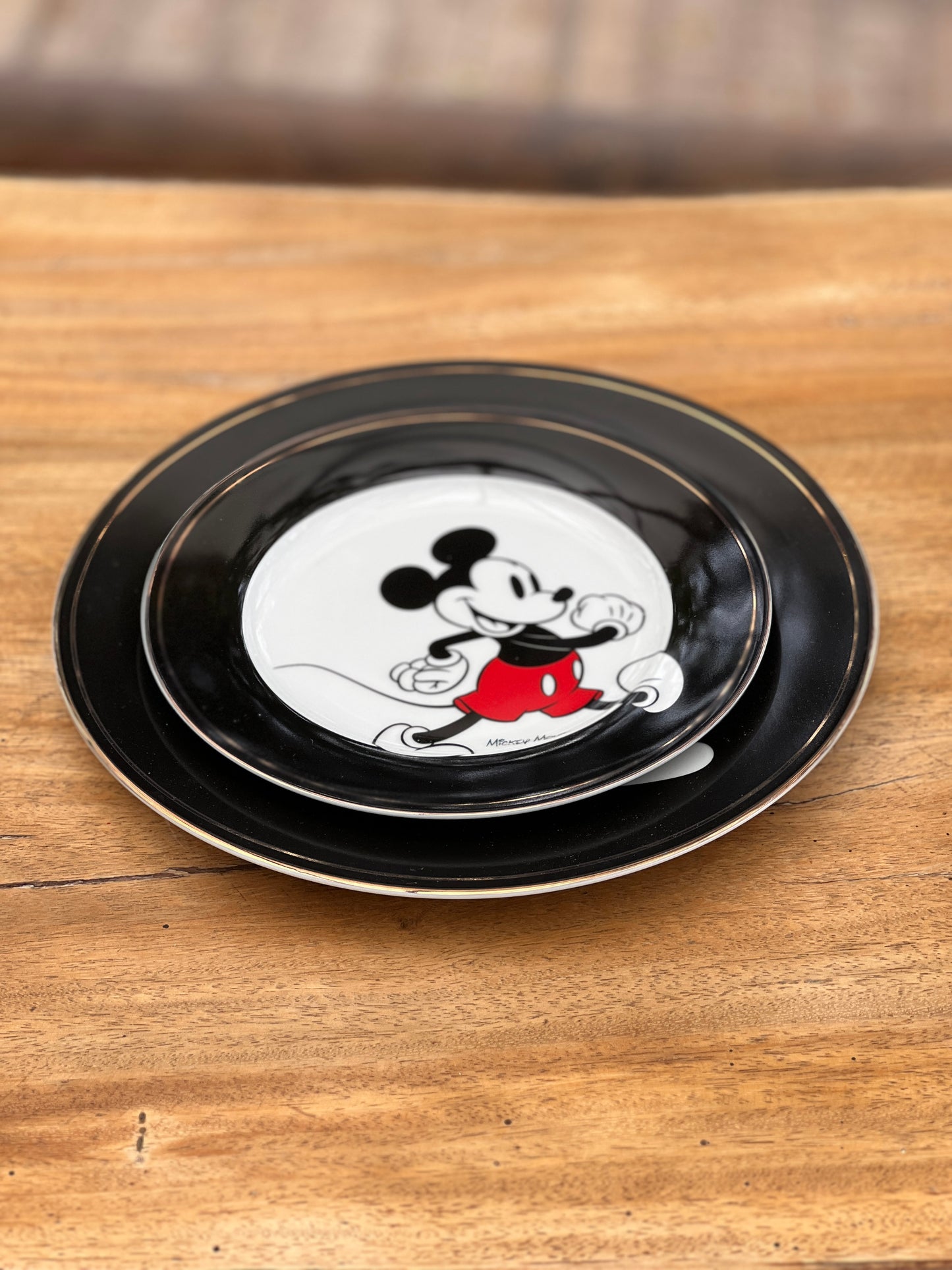 NA-VA-002 Vajilla Disney Negro con Blanco Navidad 8 puestos 24 piezas