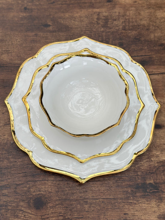 NA-VA-009A Vajilla Borde Dorado, Set x 3. 4 Puestos