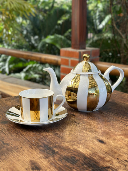 NA-VA-014 Vajilla Rayas Doradas. 8 Puestos