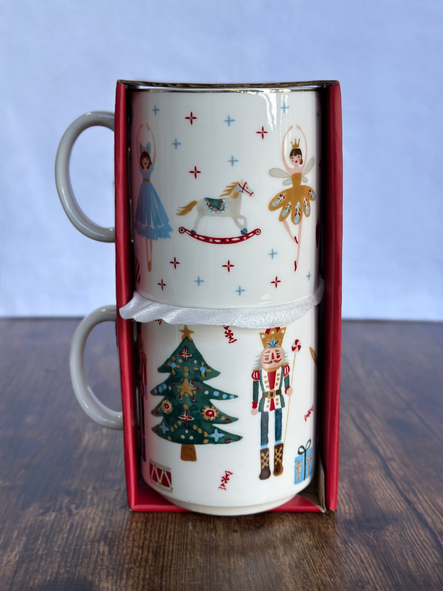 NA-VA-018  Vajilla Cascanueces con Moño & Arbol Rojo y Blanco Rayas y Puntos. 8 Puestos