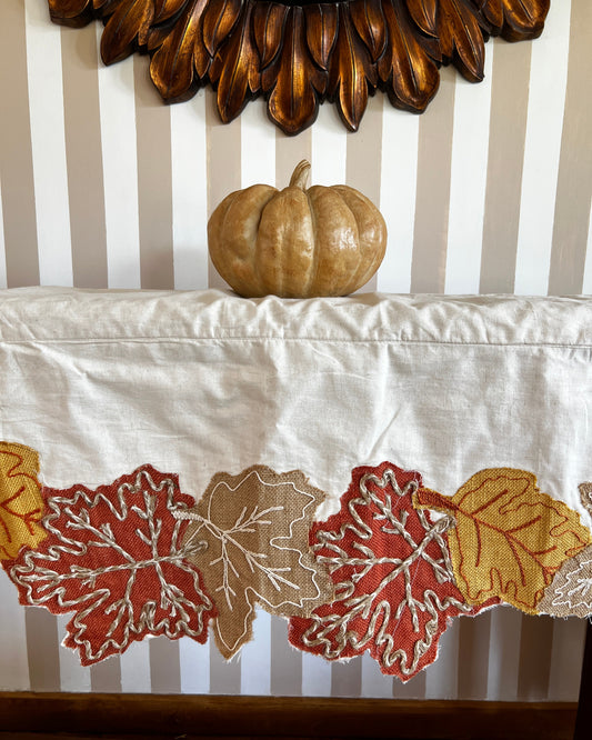 OT-CA-001 Camino de Mesa Beige Hojas de Otoño Yute